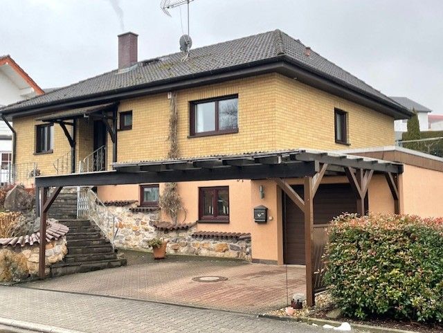 BIETERVERFAHREN! Freistehendes Einfamilienhaus mit Wintergarten